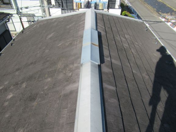 屋根をガルバリウム鋼板にカバー工法を選択！外観はイメージチェンジ！