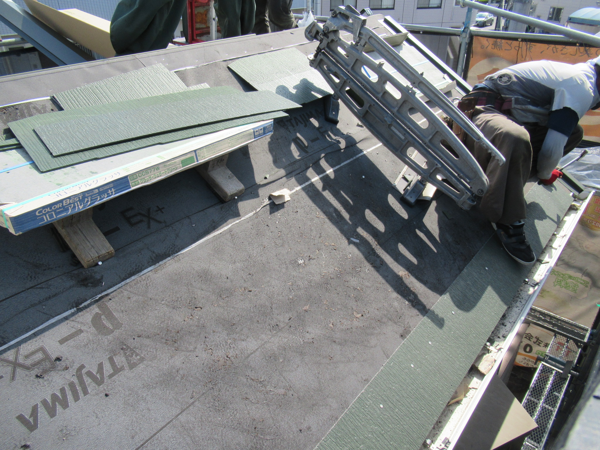 屋根パミールをコロニアルグラッサへ葺き替え！外壁は遮熱性のあるラジカル制御型シリコンREVOを採用！