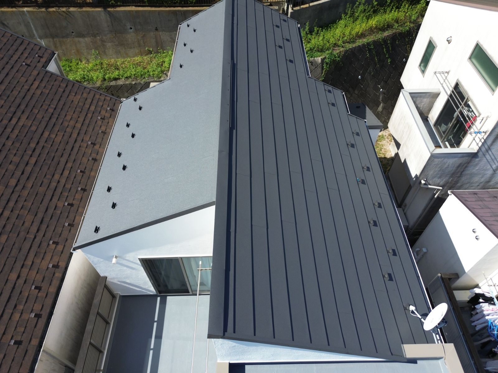 横浜市保土ヶ谷区　U様邸　外壁塗装工事・屋根カバー工事～ホワイト系～