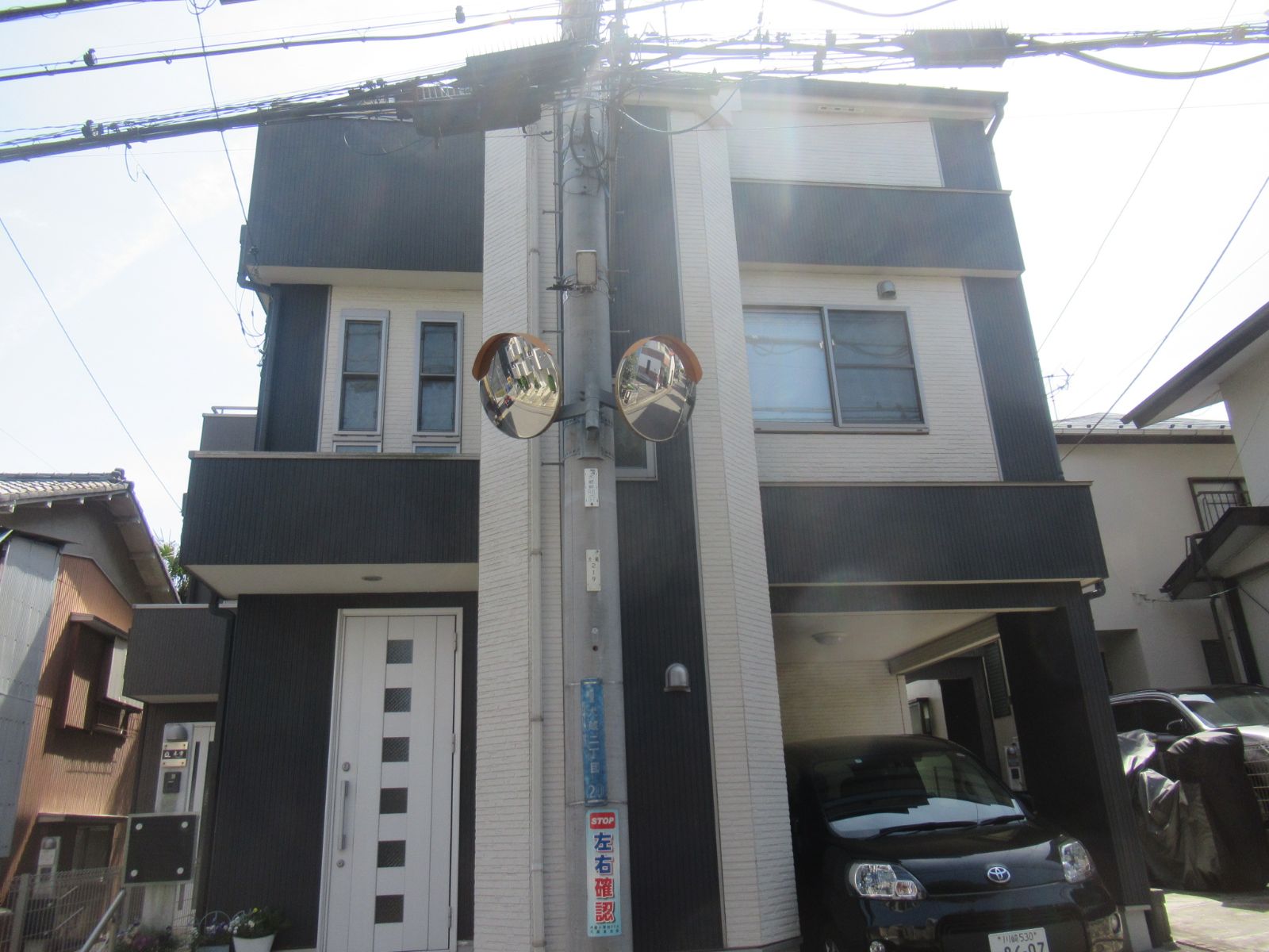 川崎市宮前区　N様邸　外壁・屋根塗装工事～ホワイト・グレー系～