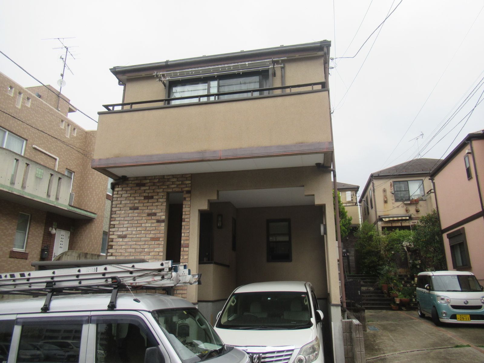 川崎市宮前区　I様邸　外壁塗装工事・屋根カバー工事～グレー系～