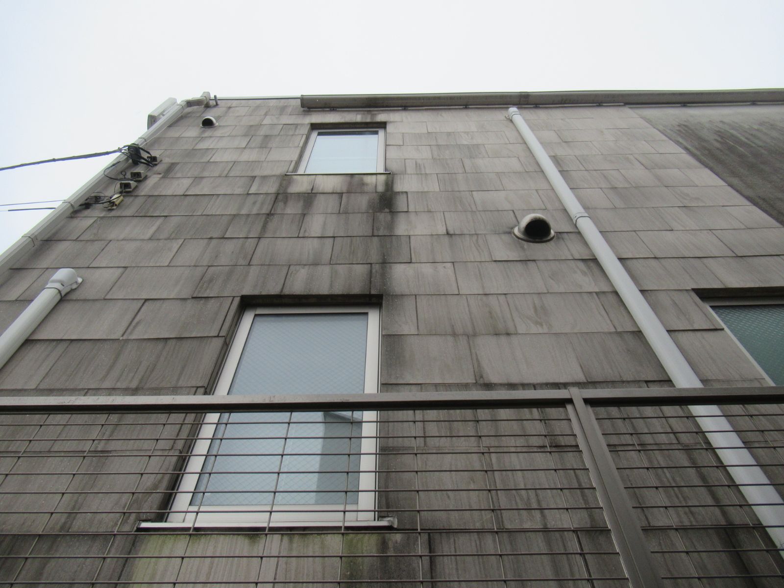 横浜市保土ヶ谷区　U様邸　外壁塗装工事・屋根カバー工事～ホワイト系～