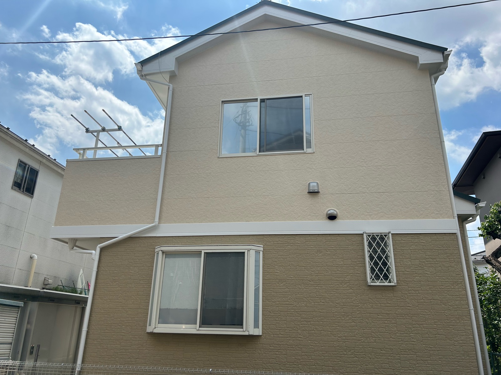 川崎市高津区　K様邸　外壁塗装工事・屋根カバー工事～クリーム系～