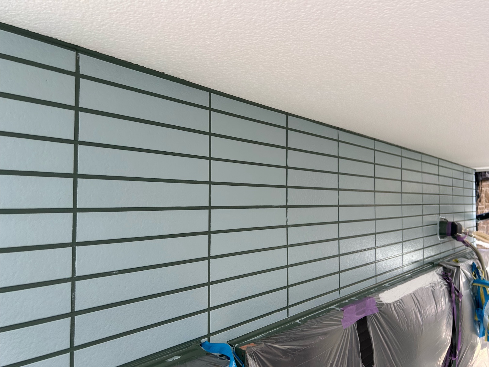 川崎市宮前区　M様邸　外壁・屋根塗装工事～ホワイト・ライトグリーン系～