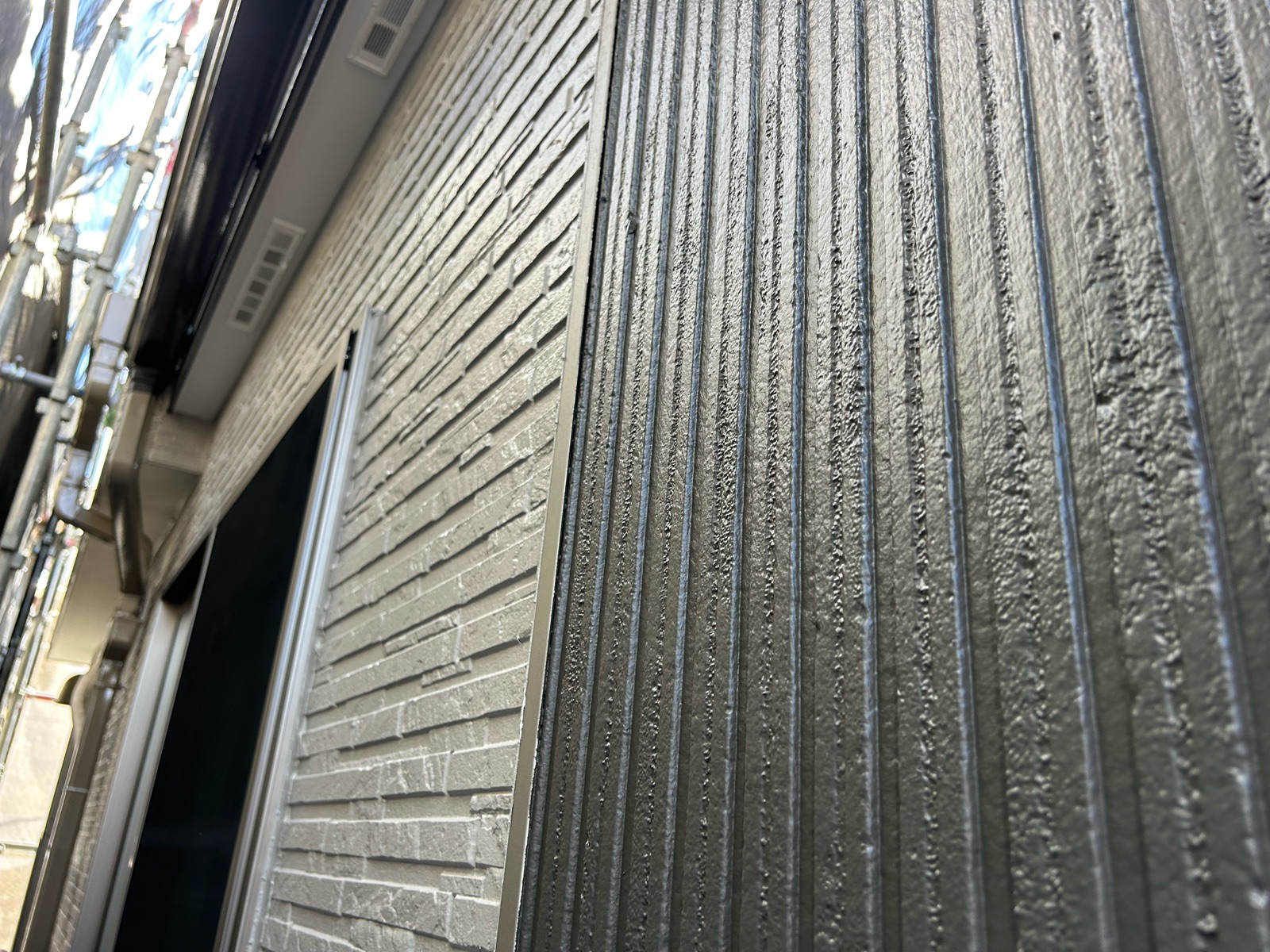 川崎市宮前区　N様邸　外壁・屋根塗装工事～ホワイト・グレー系～