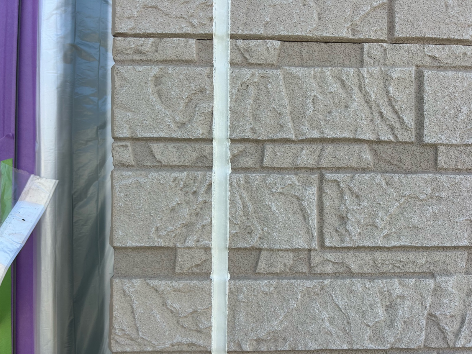 横浜市緑区　E様邸　外壁・屋根塗装工事～ホワイト・ブラック系～