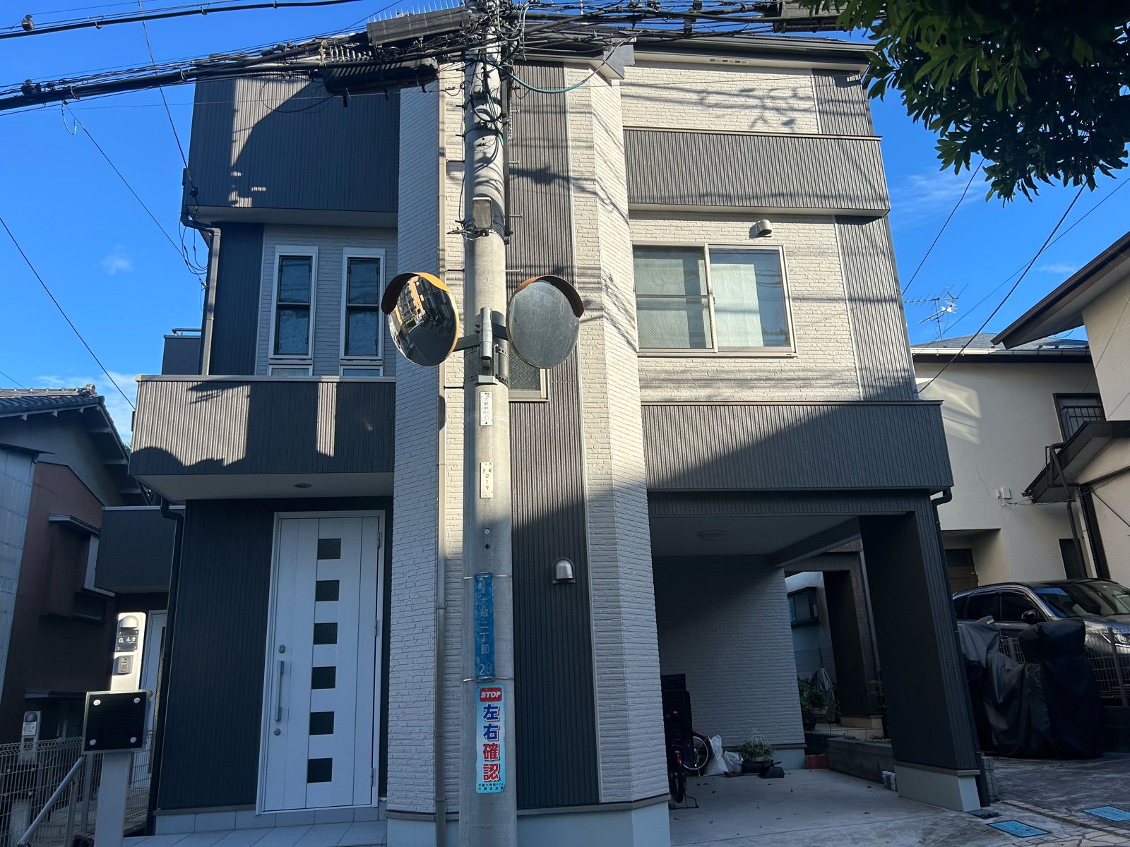 川崎市宮前区　N様邸　外壁・屋根塗装工事～ホワイト・グレー系～