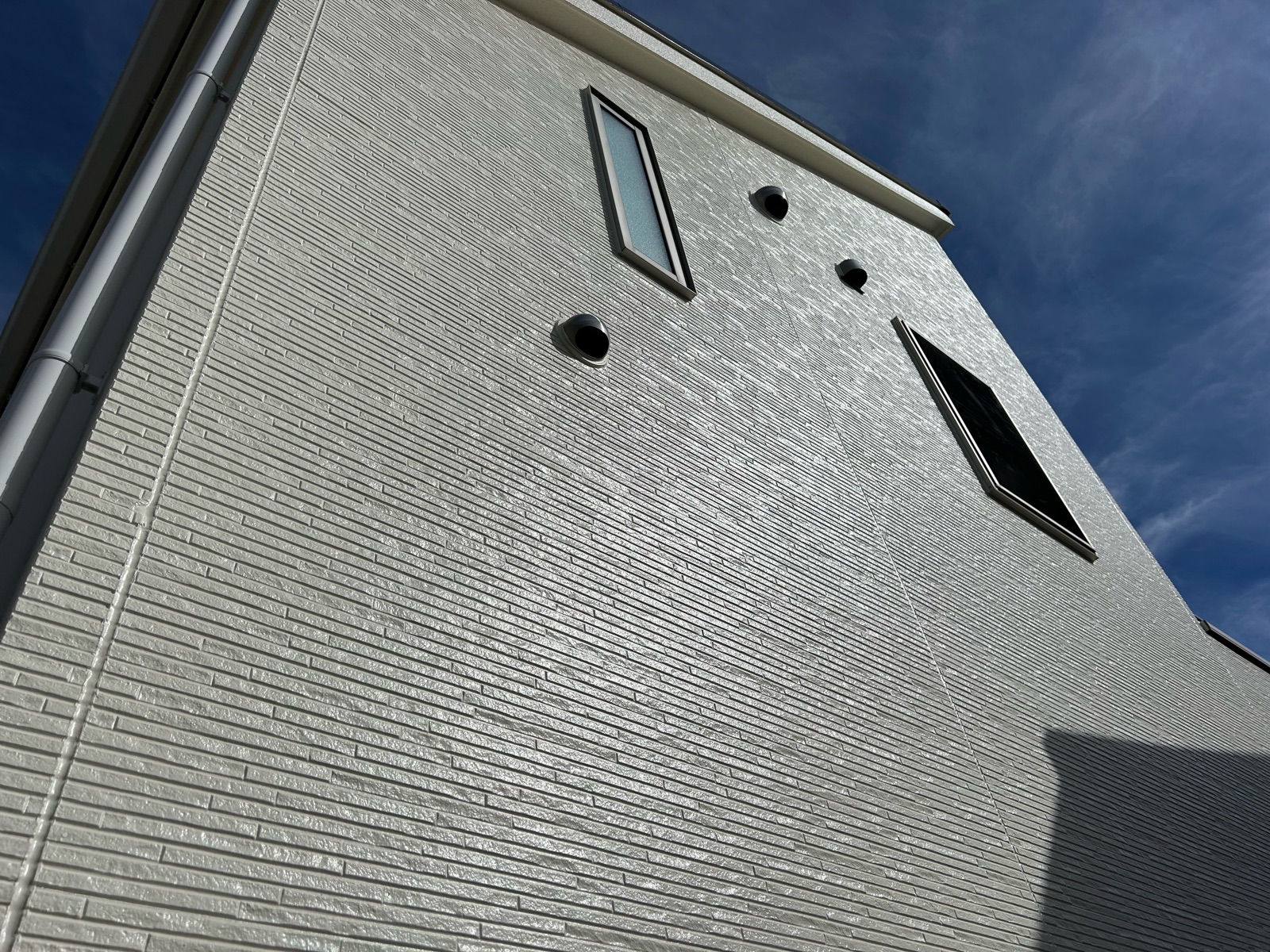 川崎市宮前区　N様邸　外壁・屋根塗装工事～ホワイト系～