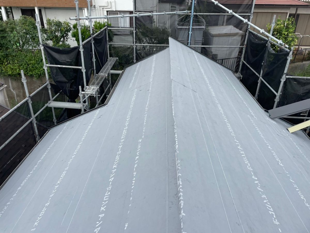 横浜市保土ヶ谷区　U様邸　外壁塗装工事・屋根カバー工事～ホワイト系～