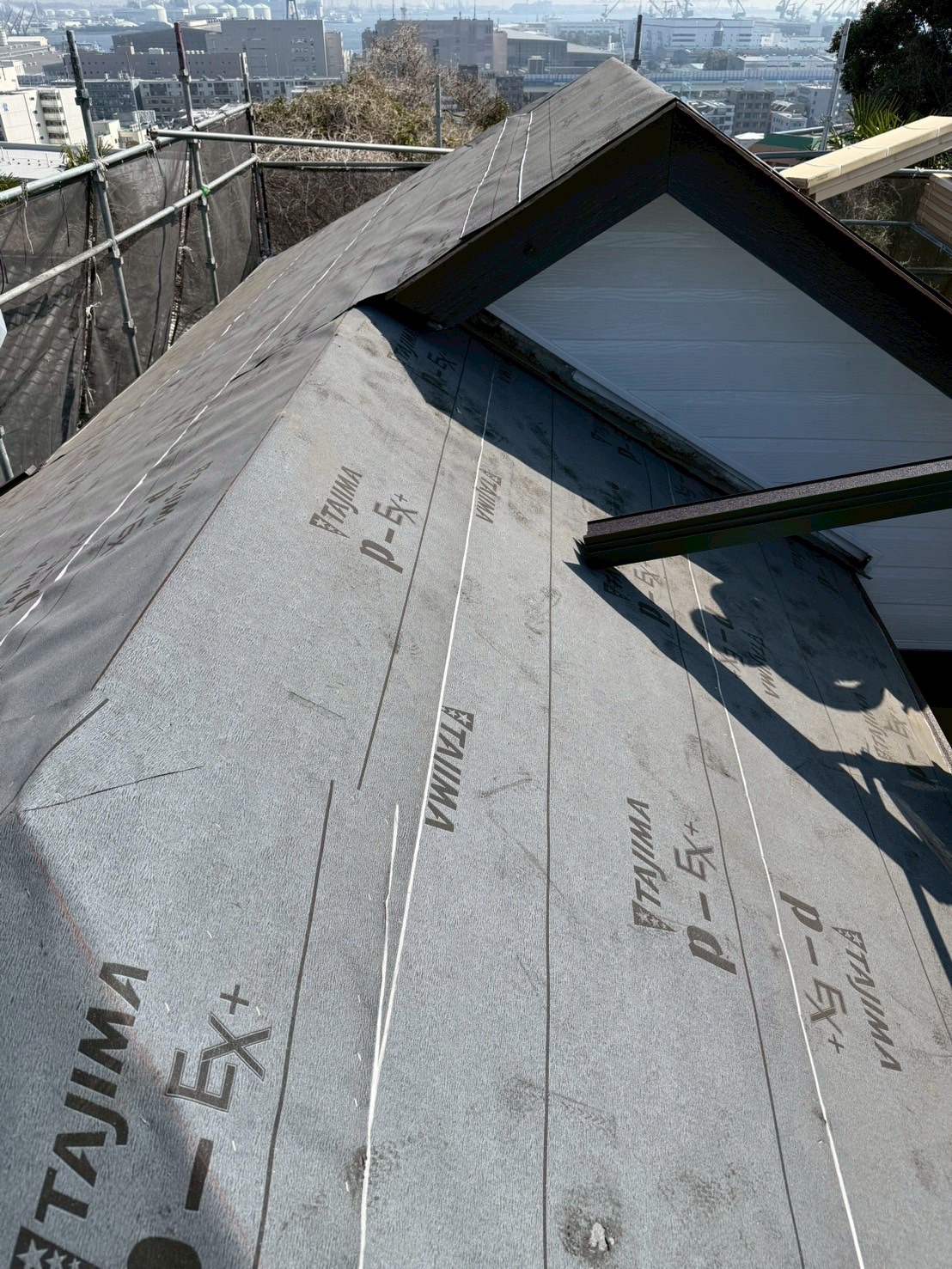 横浜市磯子区　E様邸　外壁塗装工事・屋根葺き替え工事～ホワイト系～