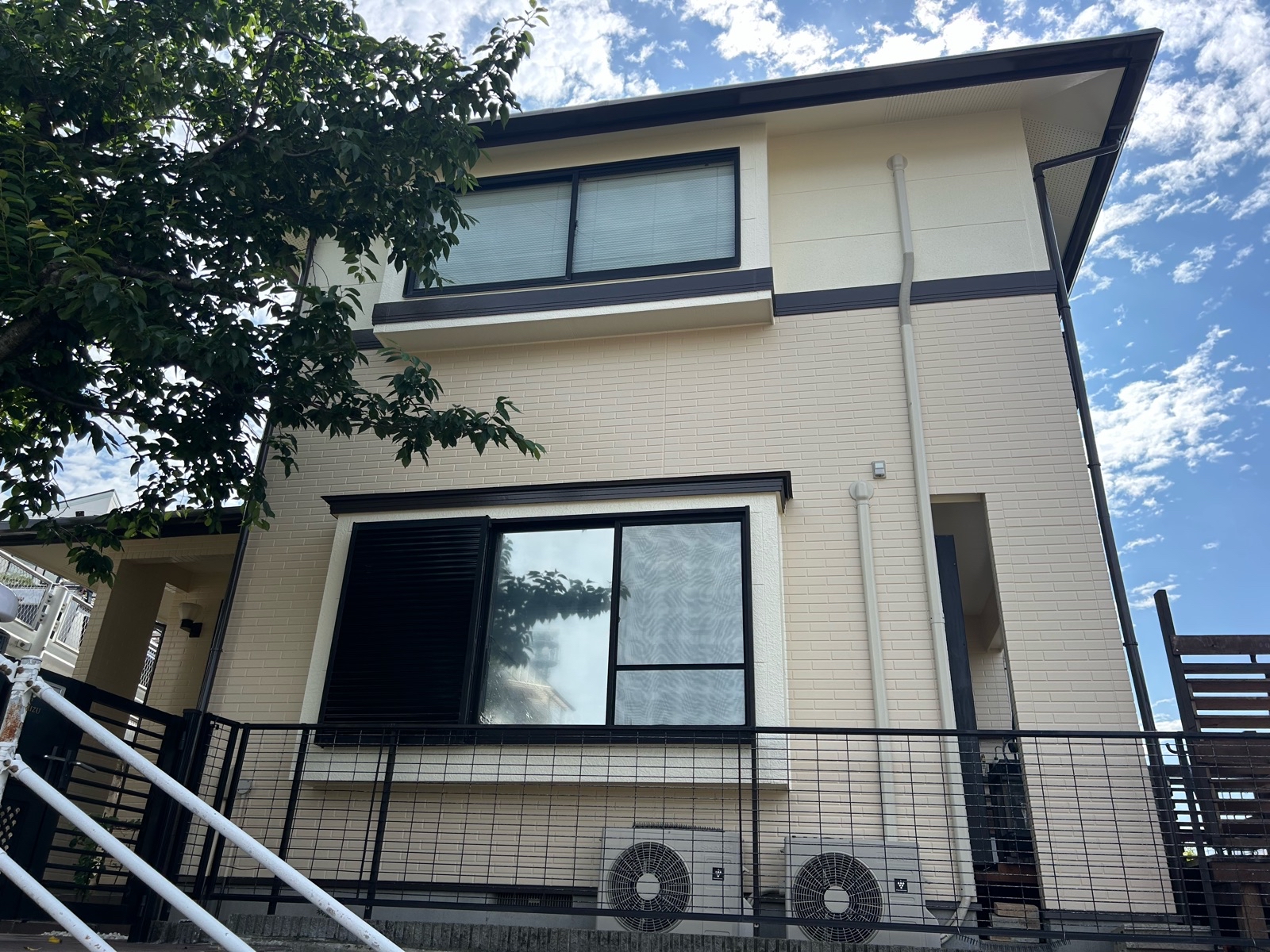 川崎市多摩区 S様邸 外壁・屋根塗装工事~ホワイト・ベージュ系~