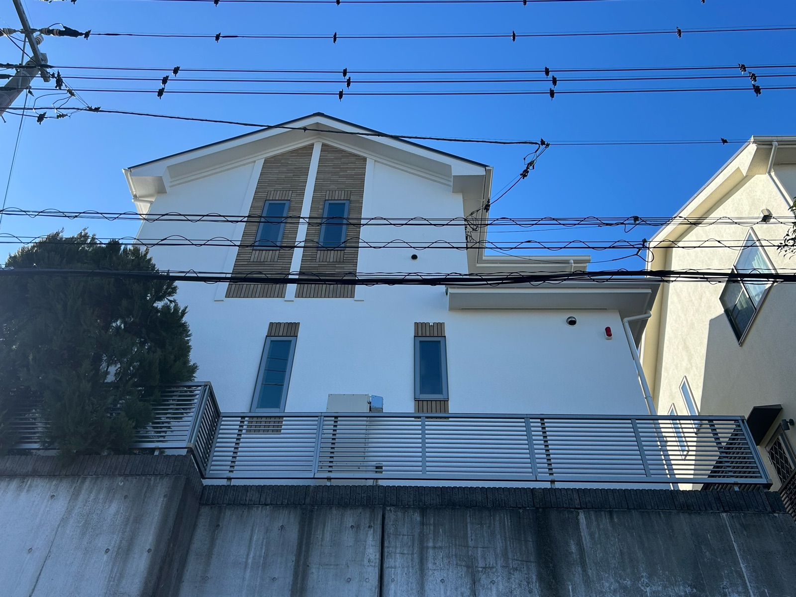 川崎市宮前区　Y様邸　外壁・屋根塗装工事～ホワイト・茶系～