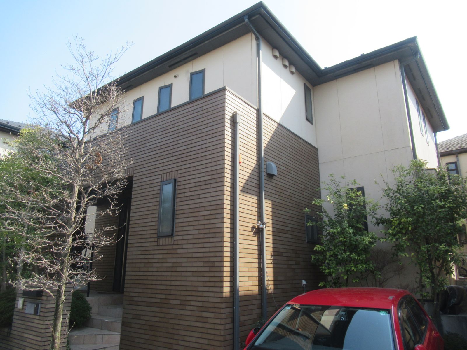 川崎市宮前区 M様邸 外壁塗装工事・屋根カバー工事~ベージュ系~