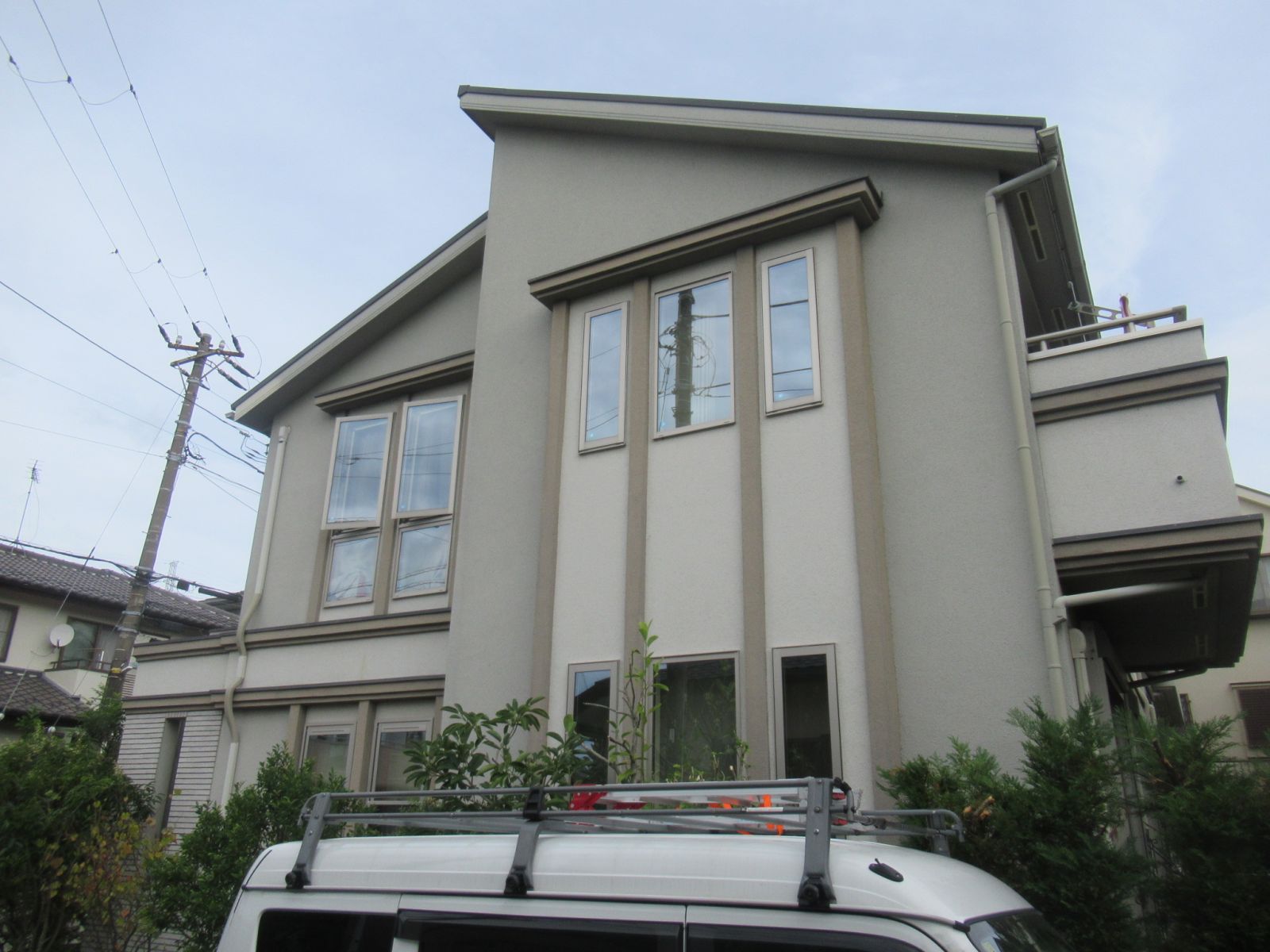 横浜市磯子区　Y様邸　外壁・屋根塗装工事～ホワイト・グレー系～