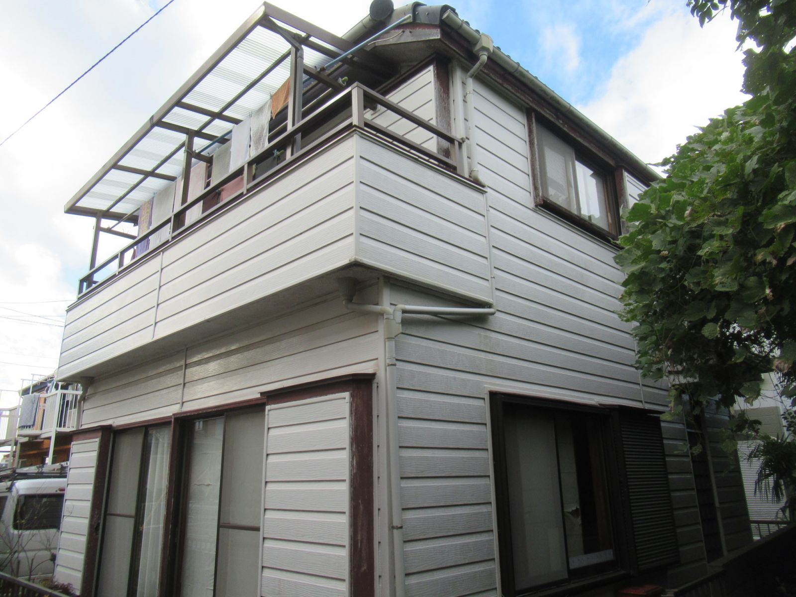 横浜市磯子区　E様邸　外壁塗装工事・屋根葺き替え工事～ホワイト系～