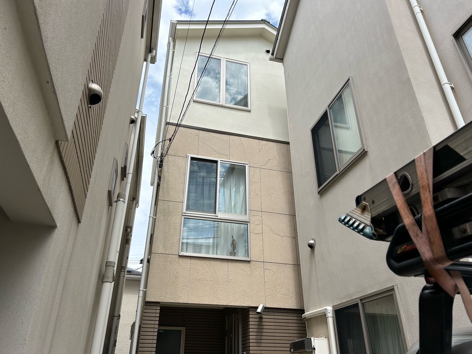 横浜市鶴見区　N様邸　外壁・屋根塗装工事～ホワイト系～