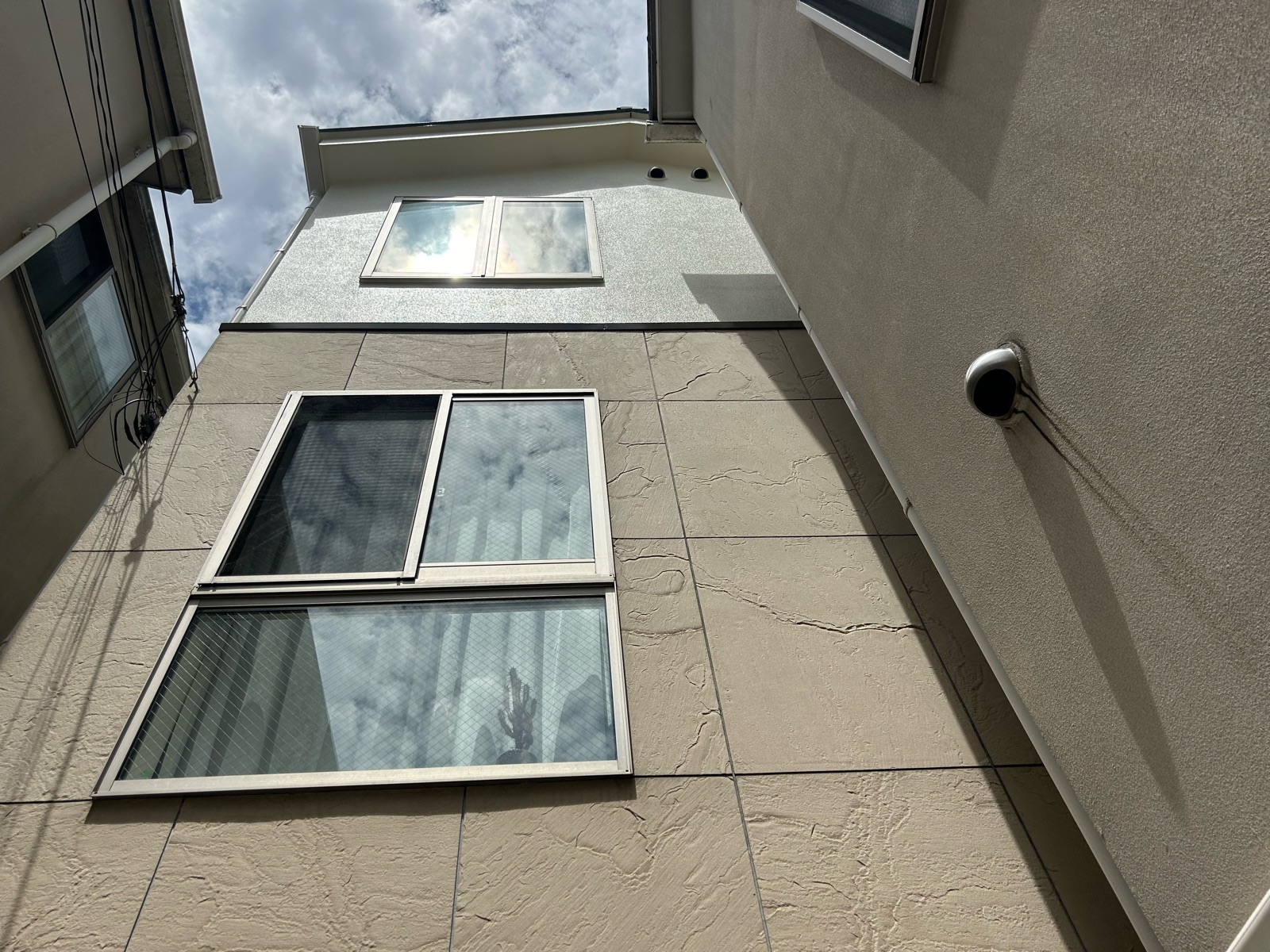 横浜市鶴見区　N様邸　外壁・屋根塗装工事～ホワイト系～