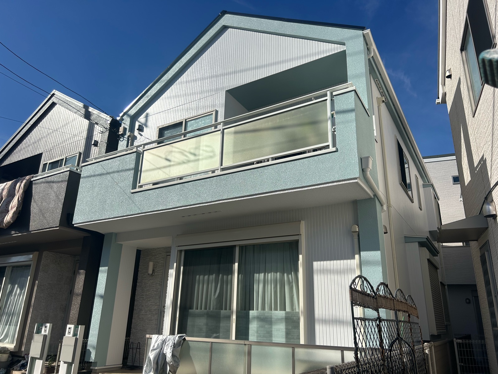 横浜市緑区　F様邸　外壁・屋根塗装工事～ホワイト・グリーン系～