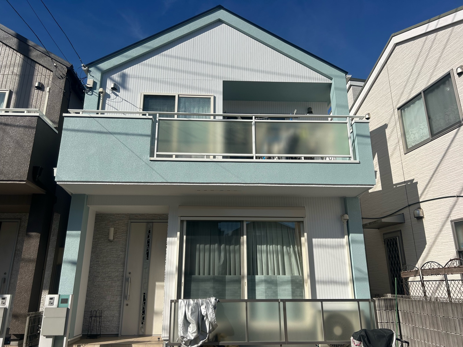 横浜市緑区　F様邸　外壁・屋根塗装工事～ホワイト・グリーン系～
