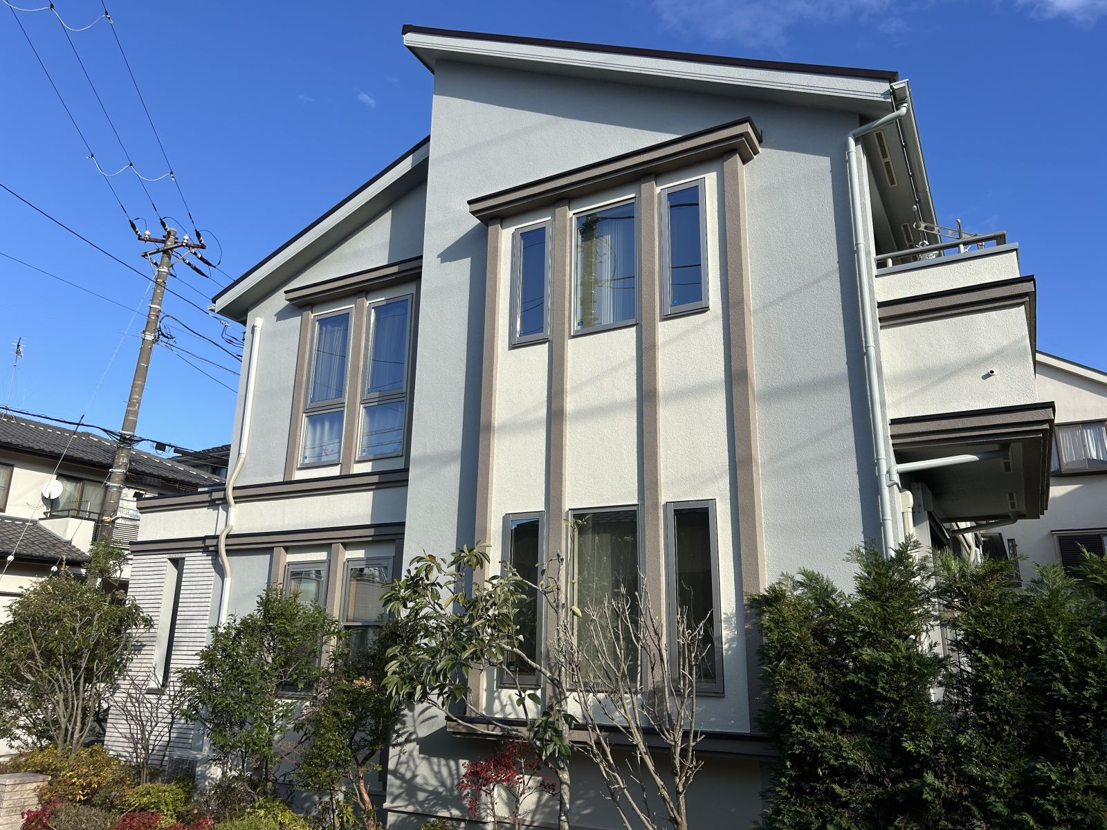 横浜市磯子区　Y様邸　外壁・屋根塗装工事～ホワイト・グレー系～