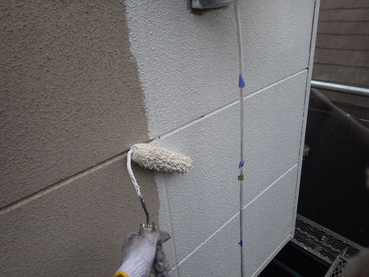 川崎市高津区 S様邸 外壁・屋根塗装工事/正面を濃いグレーに、屋根は遮熱性を重視した明るいカラーへ