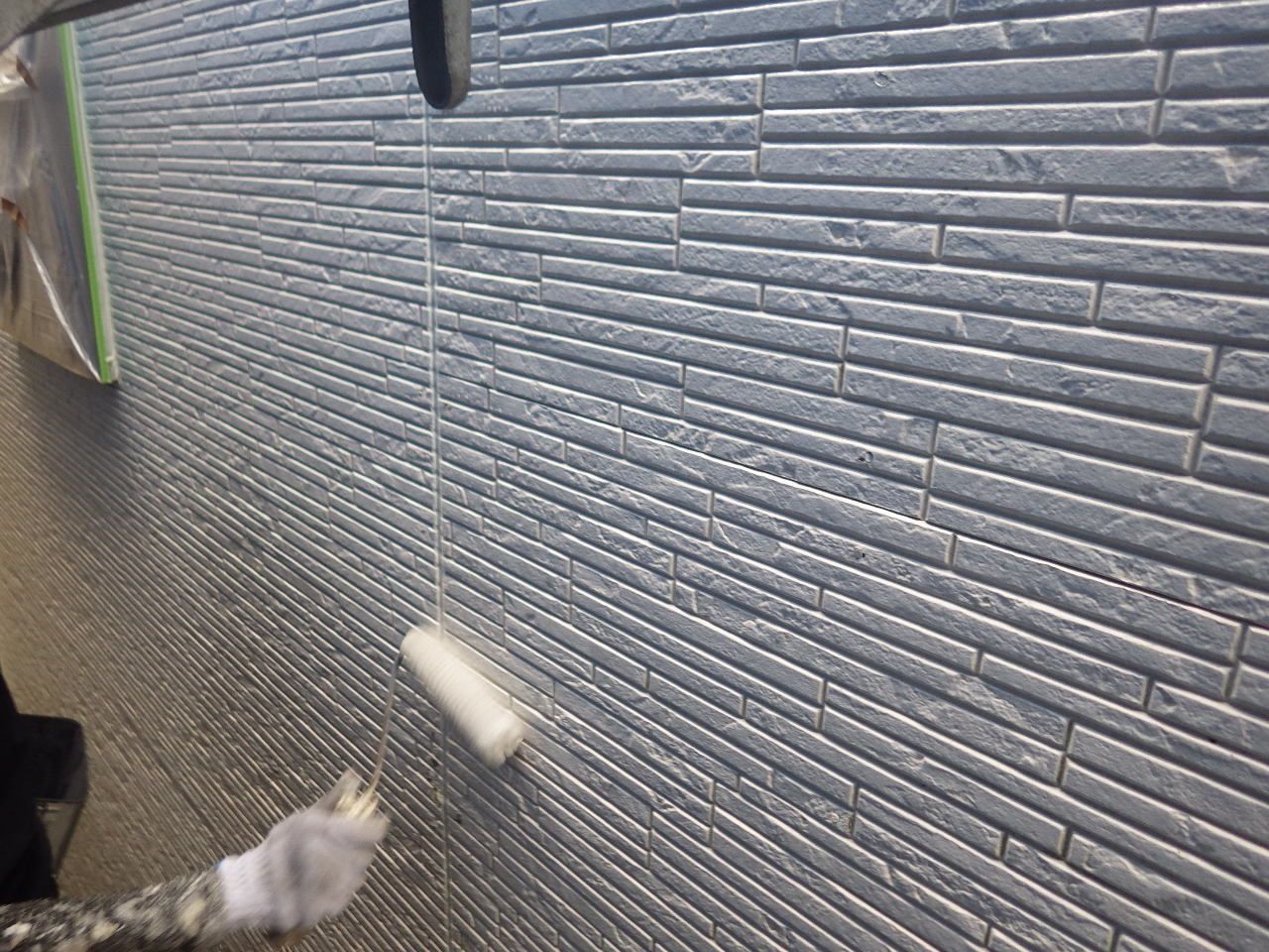 川崎市宮前区　T様邸　外壁・屋根塗装工事/既存の雰囲気を活かしたホワイト×濃いグレーに